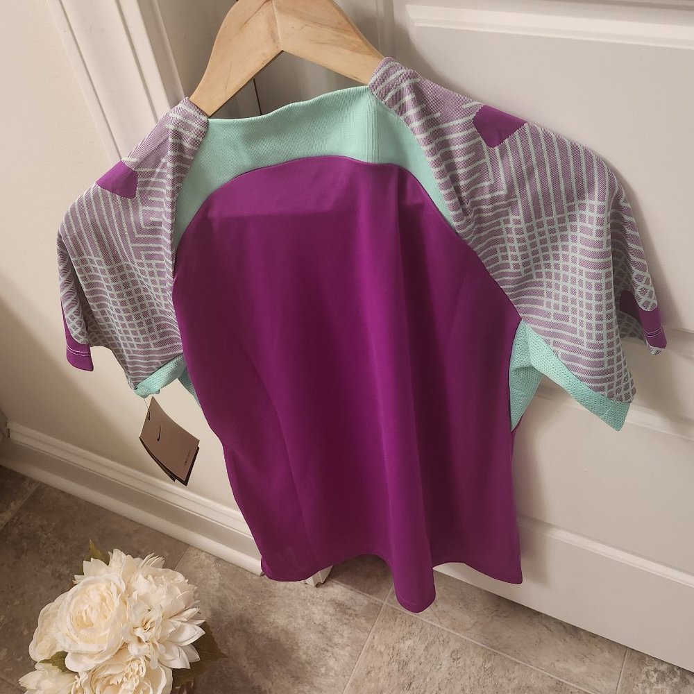 Nike workout shirt